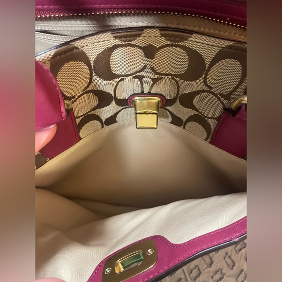 Coach Legacy Signature Carryall in Tan and Burgundy - Picture 7 of 8